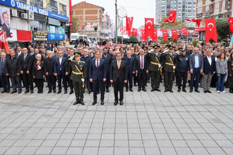 ESENLER’DE CUMHURİYET’İN 103. YILI COŞKUYLA KUTLANDI